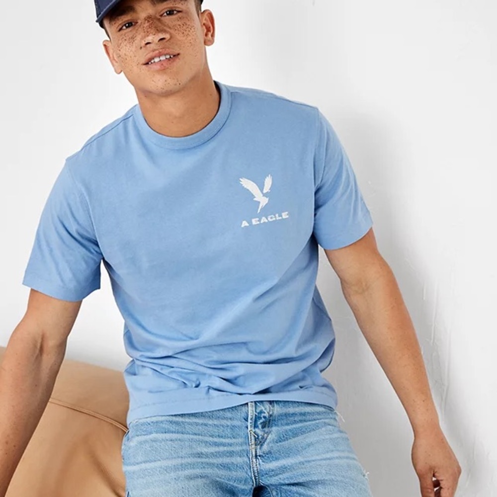 american eagle graphic tee